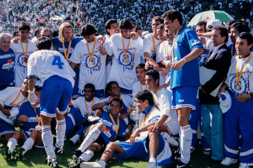 19 cruz azul campeón 1997 final león.jpg