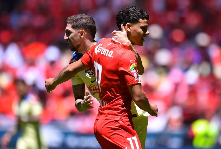 Diego Valdés y Maximiliano Araújo