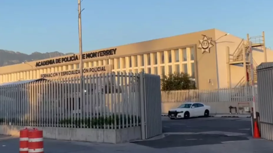 En las inmediaciones de la Academia de Policía, localizan en estado de abandono un cuerpo calcinado en Monterrey