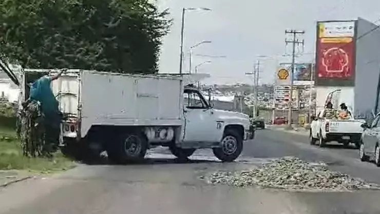 Percance sobre Timoteo Lozano, en León, genera tráfico hoy 9 octubre 2024