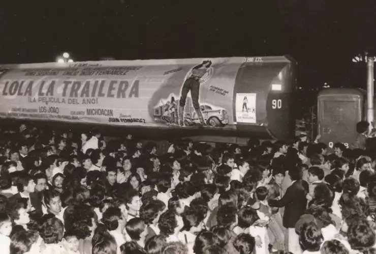 Lola la trailera 1.jpg