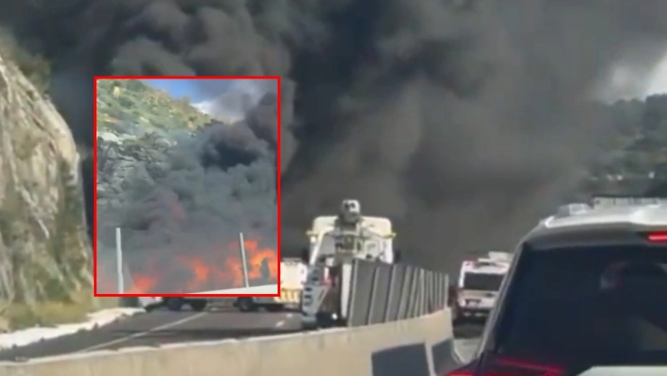 Fuerte choque en carretera de Coahuila: tráileres se impactan