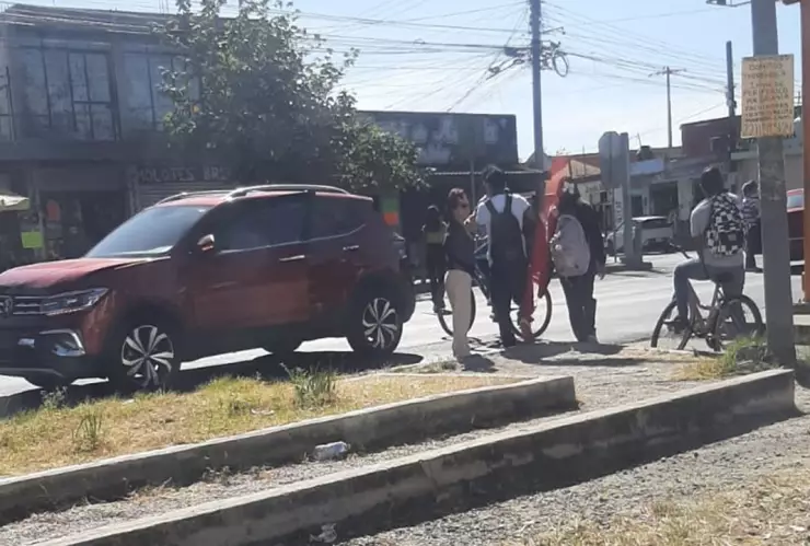 Accidente en el Buelvar Forjadores hoy 4 de diciembre de 2024 provoca tráfico