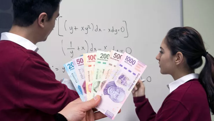 Beca Rita Cetina: Beneficiarios reciben pago en mayo