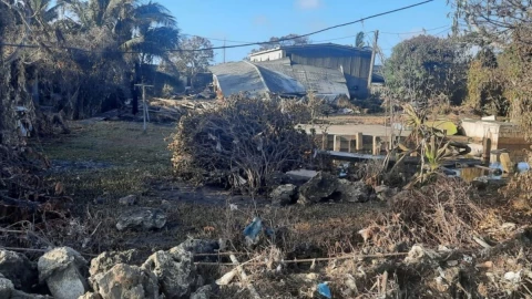aeropuerto de tonga aviones suministros