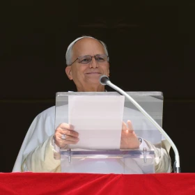 León XIV, papa “Hay que buscar la forma de sanar a las personas heridas sin fijarnos en su lugar de origen o su afinidad ideológica”