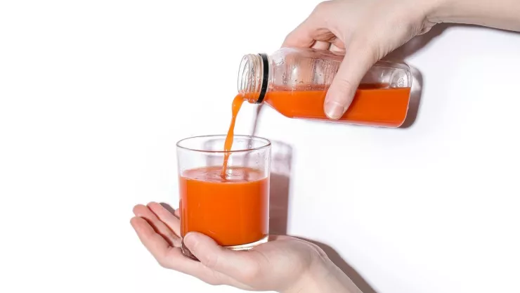 Jugo de zanahoria: estos son los beneficios de tomarlo en ayunas