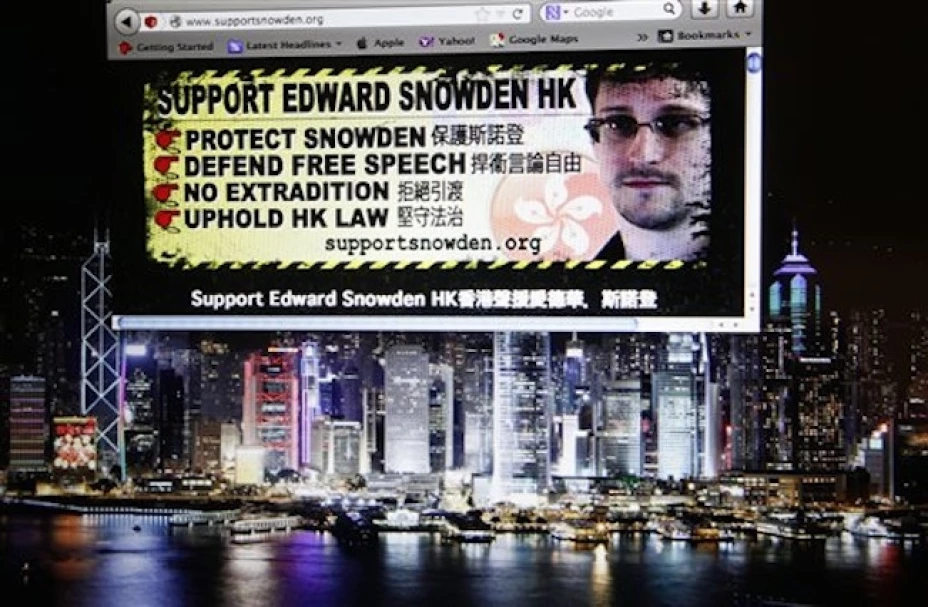 Edward Snowden, ex empleado de la CIA, dijo que EUA ataca electrónicamente a una universidad clave de Hong Kong
