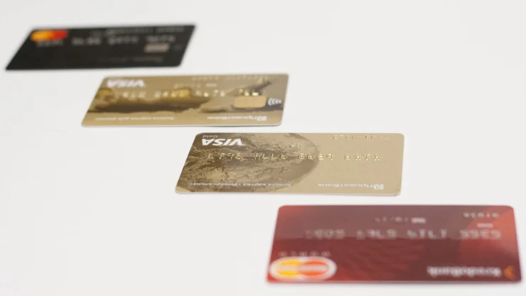 tarjetas-puedes-solicitar-estando-buro-de-credito.jpg