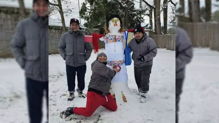 ¡Celebran la cultura maya! Yucatecos crean mestiza de nieve en EU