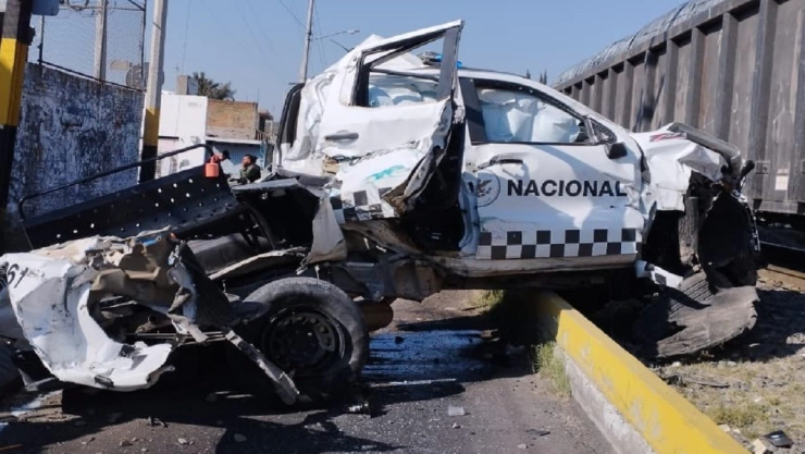 tren impacta camión de la guardia nacional