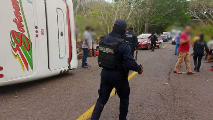 Volcadura de autobús en Veracruz