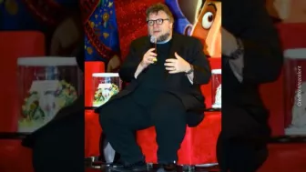 Guillermo del Toro conferencia.jpg