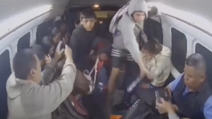 Uno de los ladrones portaba un arma de fuego.