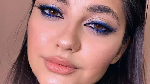 Delineado azul marino para ojos cafés
