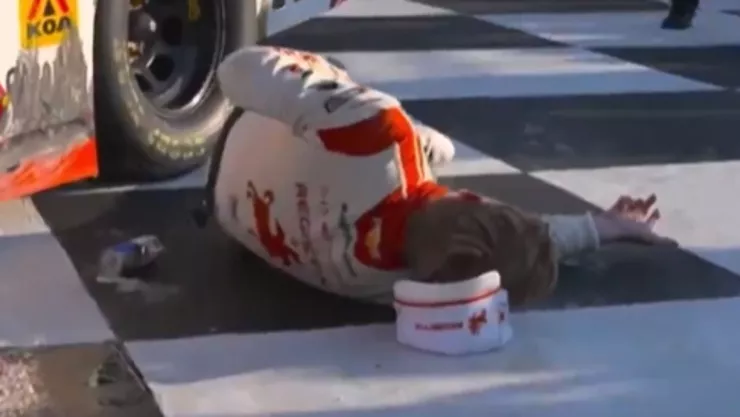 VIDEO | Piloto de la Nascar se fractura la clavícula tras celebración de su victoria