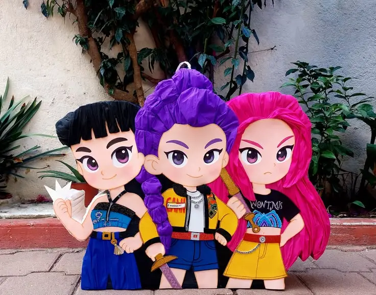 4 diseños de piñatas caseras de KPop Demon Hunters para celebrar los cumpleaños de los niños