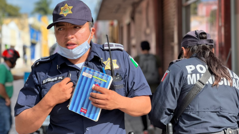 policias auxilian acuchillado centro
