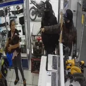asalto-a-casa-empeno-en-uruapan-michoacan-queda-grabado-en-video