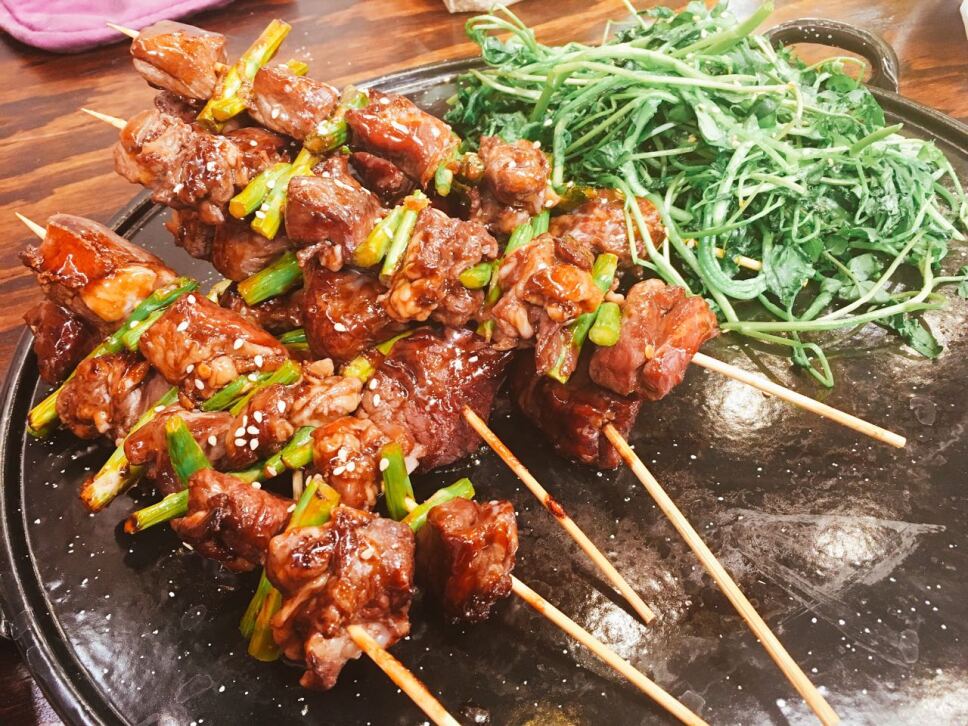 brochetas de res, cocineros mexicanos