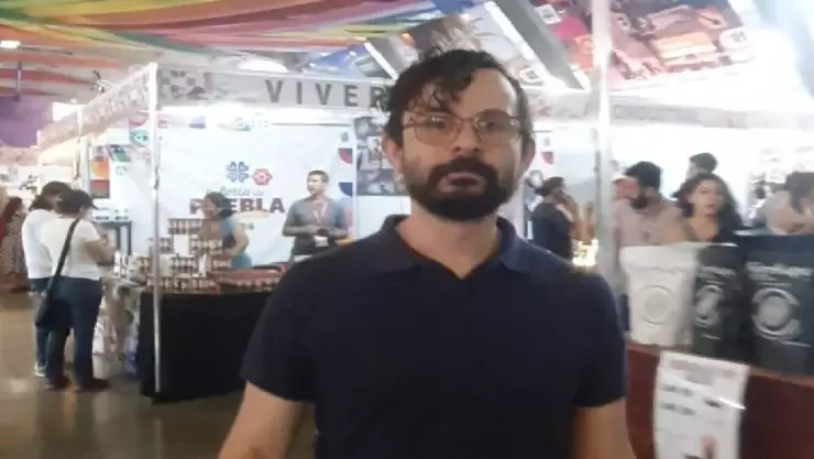 VIDEO_ Con cámara oculta en el tenis, acosador grababa a mujeres debajo de sus faldas en Puebla