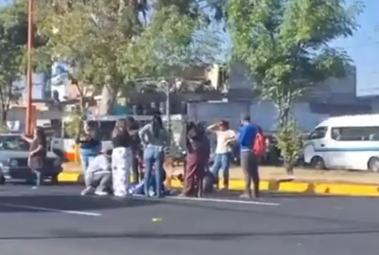 Estudiante es atropellada por un auto sobre el Bulevar Forjadores hoy 10 de diciembre de 2024