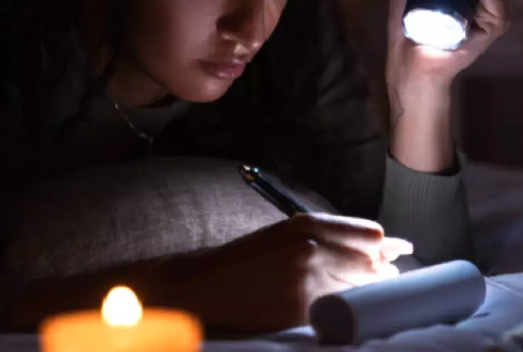 PORTADA corte de luz.jpg