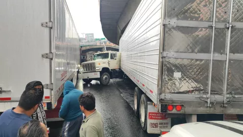 carretera México - Querétaro cerrada hoy 26 de mayo