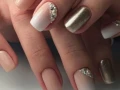 19 ideas de uñas rosas con brillos cortas y largas