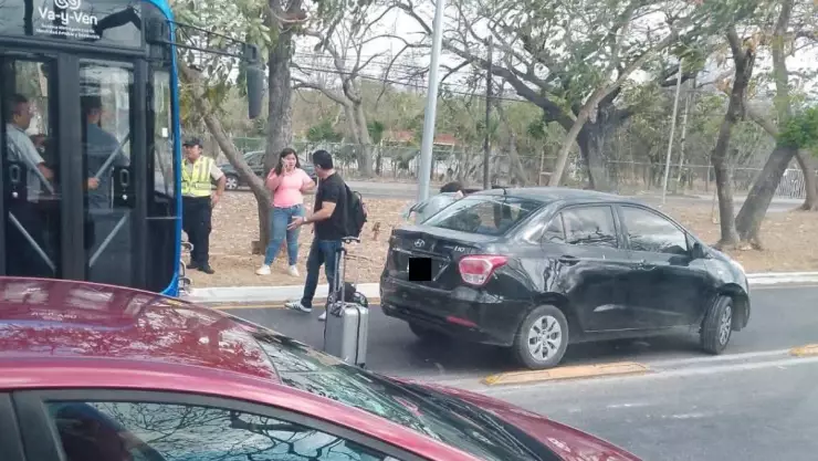 ¡Precaución! Se registra FUERTE accidente en la Avenida Internacional de Mérida.jpg