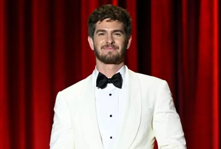 Andrew Garfield sobre la teoría de que La La Land se basa en su relación con Emma Stone