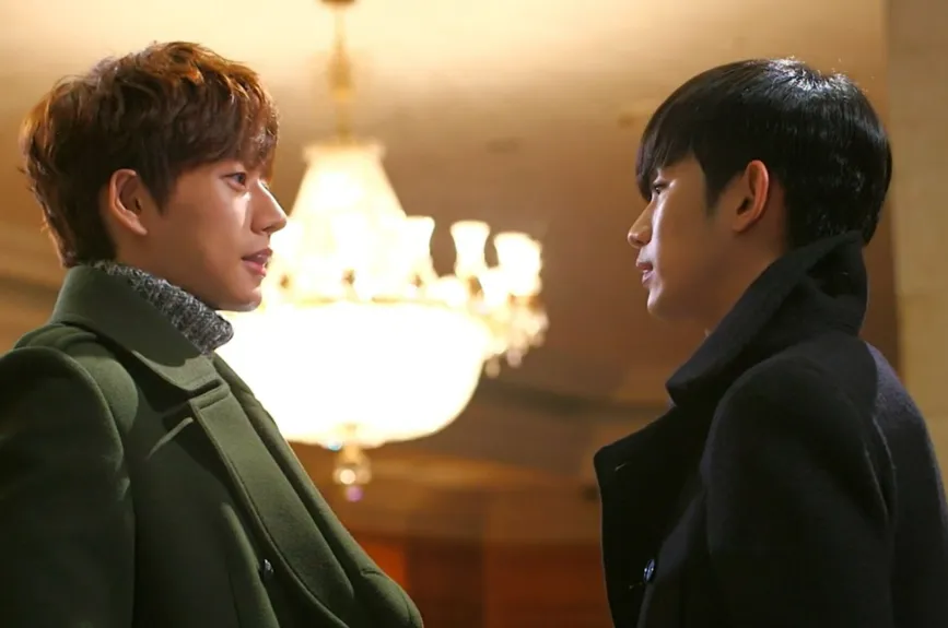 Lee Hwi Kyung confronta a Min Joon, de quien está celoso por el amor de Song Yi