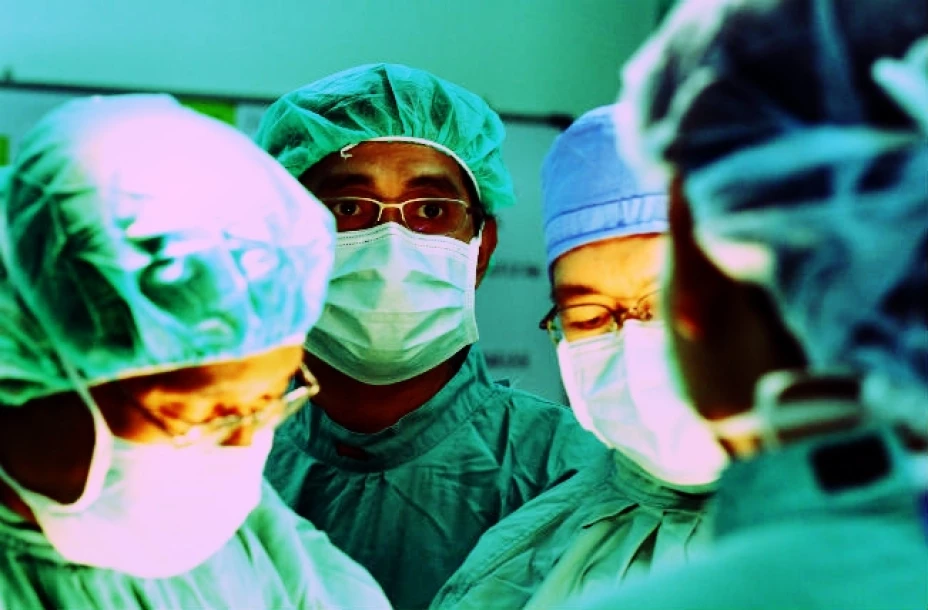 Los migrantes deben competir con los estudiantes de EUA por un lugar en el programa de residencias