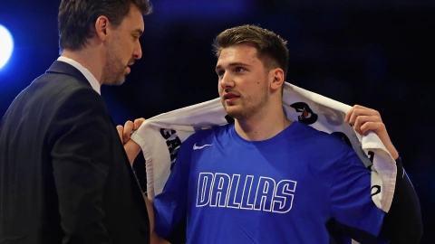 El equipo de LeBron James se enfrenta ante Giannis Antetokounmpo y compañía.