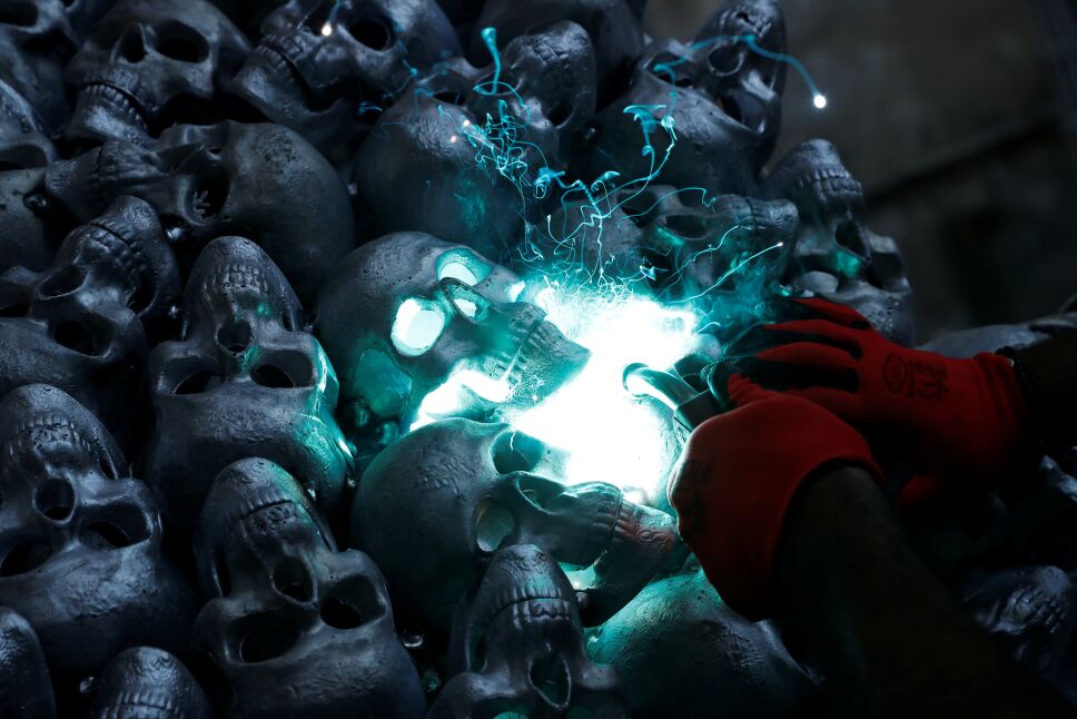 Escultor turco crea arte con tema de la inmortalidad