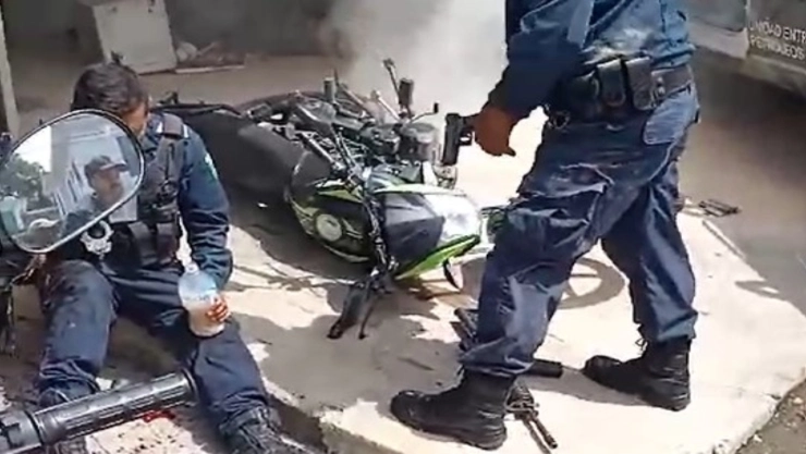 VIDEO: Balacera en Tabasco deja dos heridos, una patrulla accidentada y cuatro detenidos