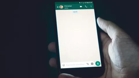 El truco para usar letras de colores en WhatsApp