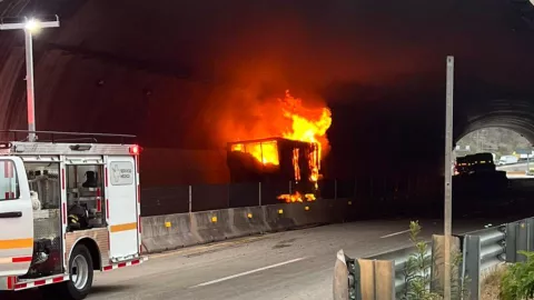 Incendio de tráiler en la autopista Mazatlán-Durango, en Concordia