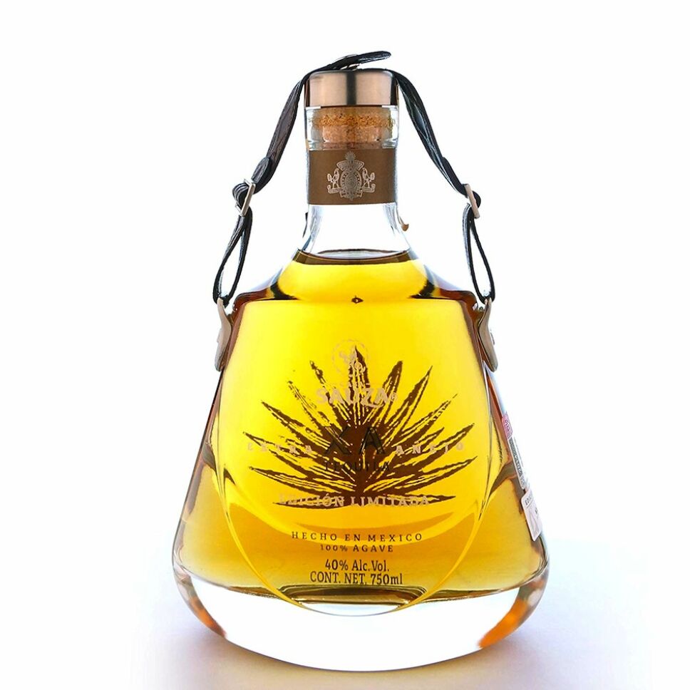 Lista 92+ Imagen De Fondo Fotos De Tequila En La Mano Alta Definición Completa, 2k, 4k