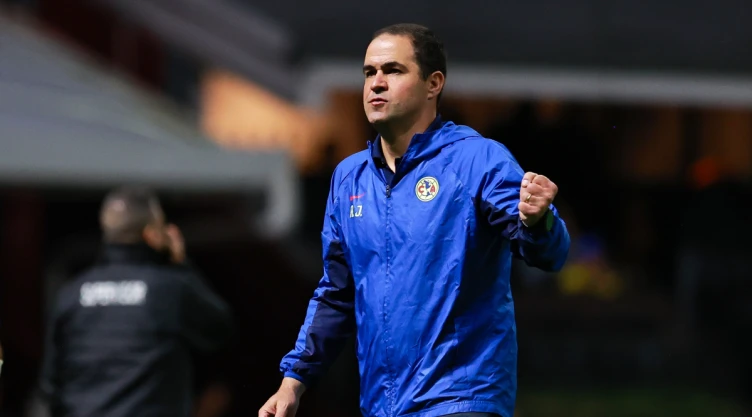 Andre Jardine, técnico del América