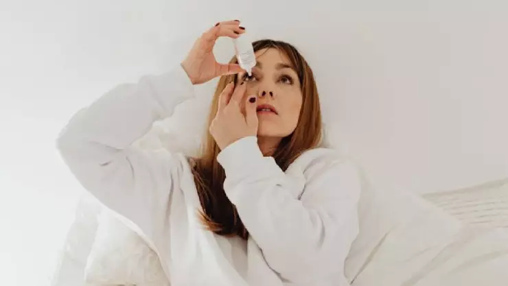 ¡URGENTE! Retiran esta marca de gotas para los ojos; advierten daños irreversibles
