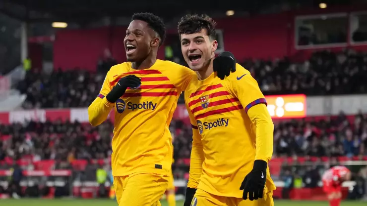 Ansu Fati y Pedri celebrando un gol del Barcelona