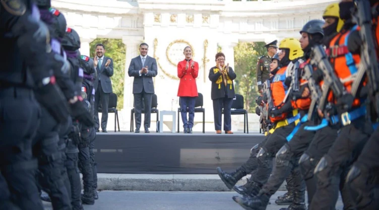 Aumentan salario a la policía capitalina
