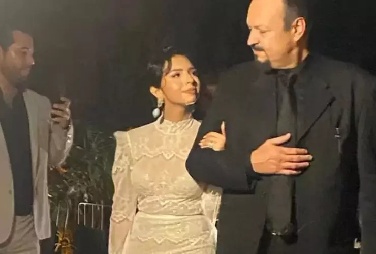 Ángela y Pepe Aguilar en boda