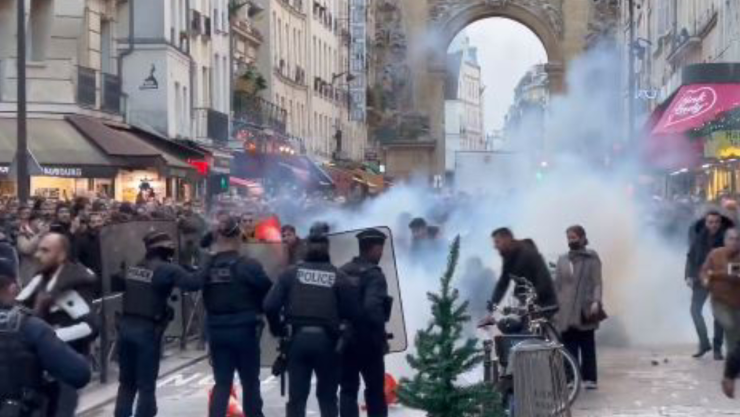 Enfrentamientos en París, Francia