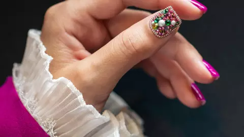 uña efecto perla rosa.jpg