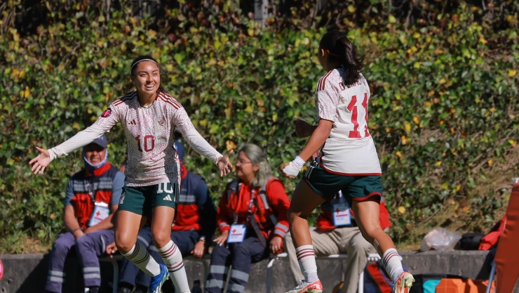 Abril Fragoso festeja gol con Selección Mexicana Femenil Sub-17.jpg