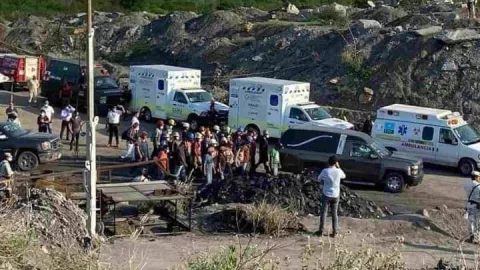 rescatan-cuerpos-mineros-M&uacute;zquiz-Coahuila