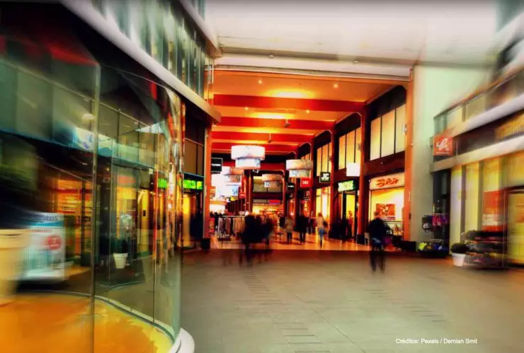 mujeres entran fuerza centro comercial cdmx.jpg