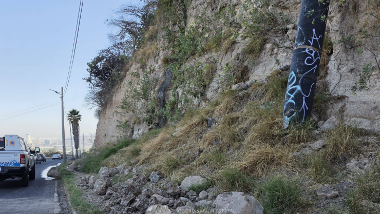 Deslave en Bulevar de la Nación 25 de marzo